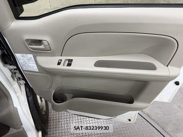 Nissan CLIPPER 2022-08 8830914-15