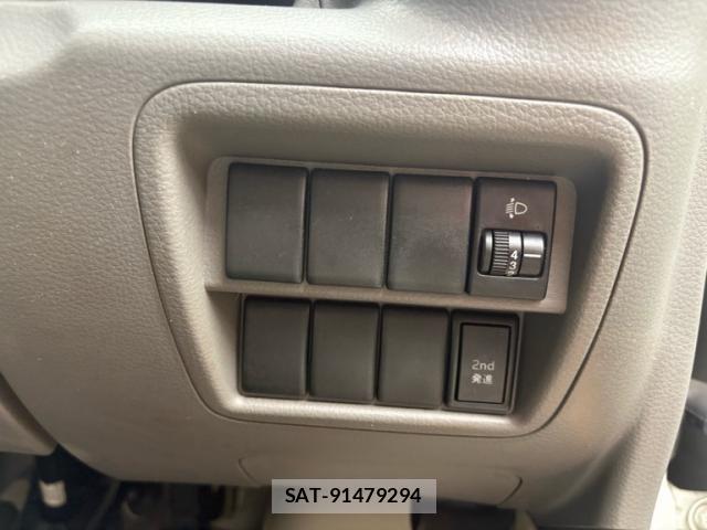 Nissan CLIPPER 2018-06 8830920-17