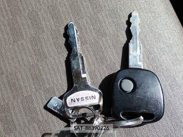 Nissan CLIPPER 2022-06 8830917-18