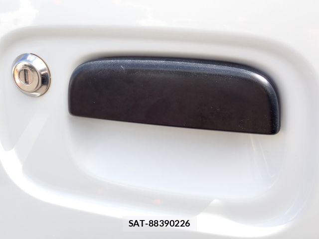 Nissan CLIPPER 2022-06 8830917-19