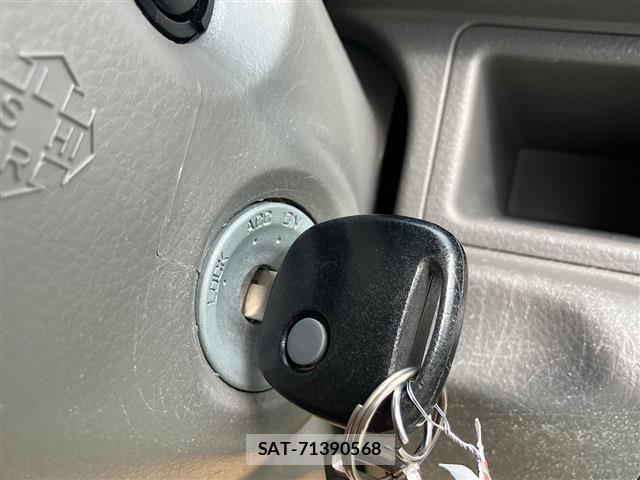 Nissan CLIPPER 2020-06 8850244-28