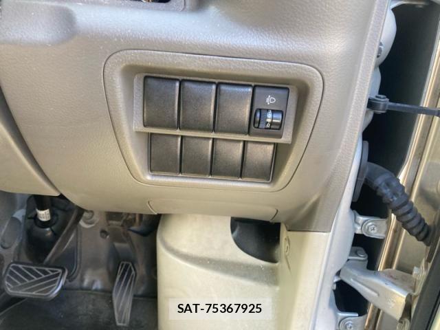 Nissan CLIPPER 2016-10 8871749-13