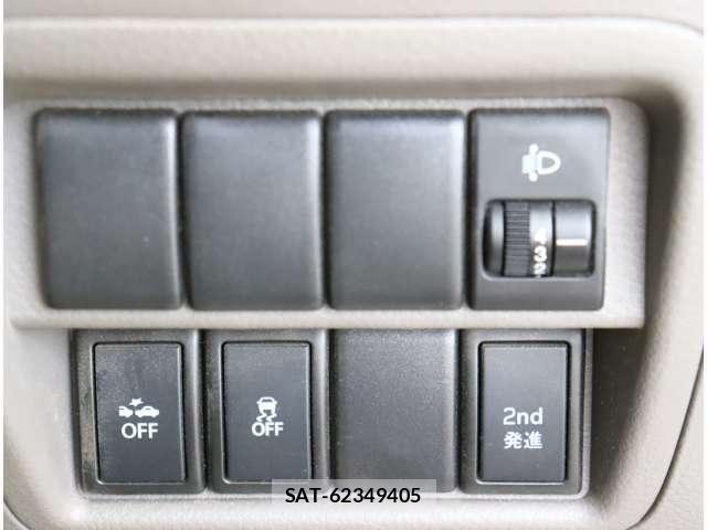 Nissan CLIPPER 2018-08 8881354-19