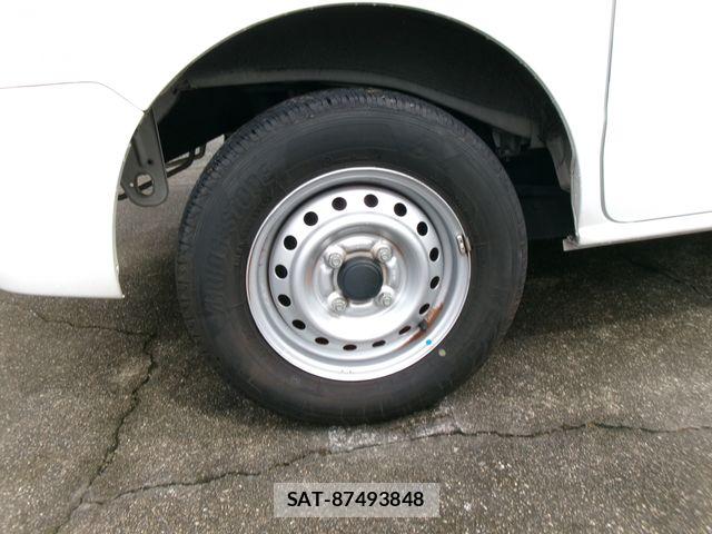 Nissan CLIPPER 2021-05 8881353-11