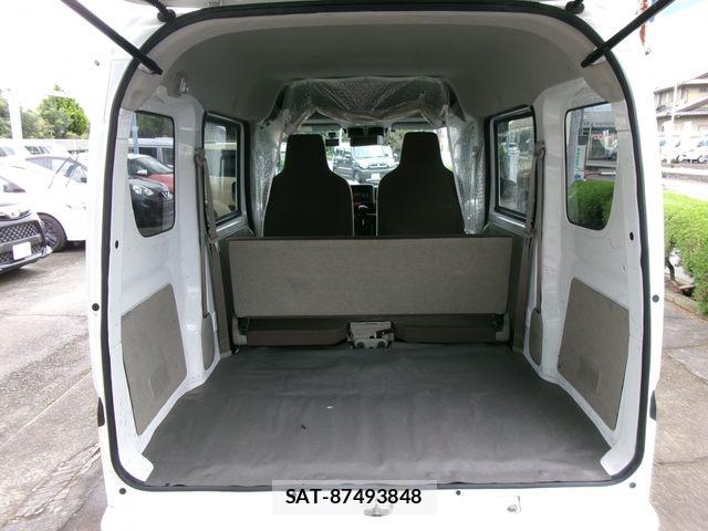 Nissan CLIPPER 2021-05 8881353-25