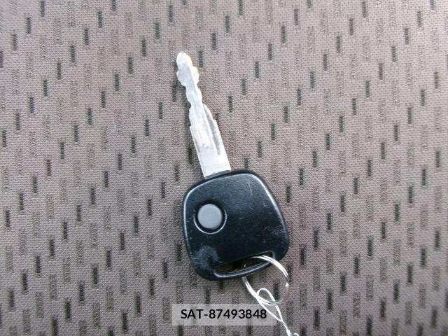 Nissan CLIPPER 2021-05 8881353-28