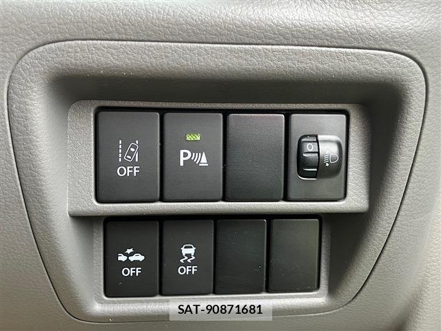 Nissan CLIPPER 2020-06 8881351-6