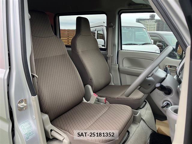 Nissan CLIPPER 2021-04 8881349-18