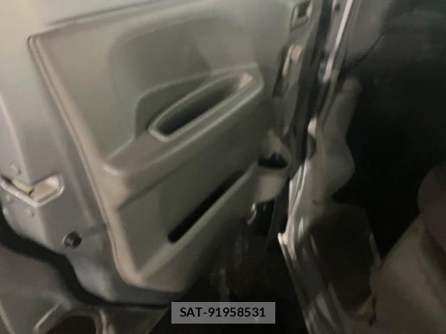 Nissan CLIPPER 2015-06 8881355-5