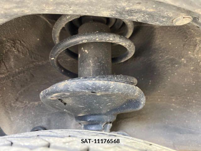 Nissan CLIPPER 2015-04 8884112-19