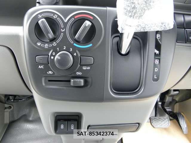 Nissan CLIPPER 2026-02 5874710-16