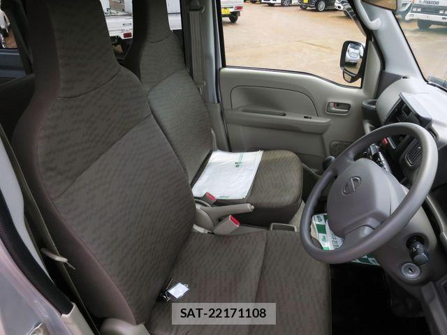 Nissan CLIPPER 2023-07 8100988-9