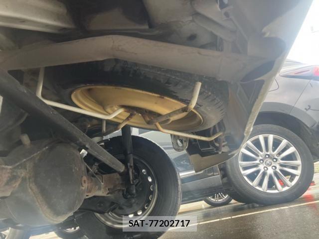 Nissan CLIPPER 2017-10 8146372-13
