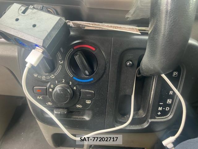 Nissan CLIPPER 2017-10 8146372-18