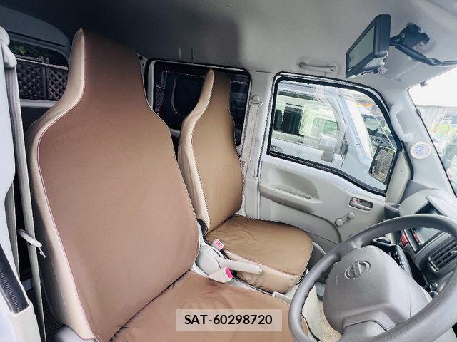 Nissan CLIPPER 2018-02 8209340-6