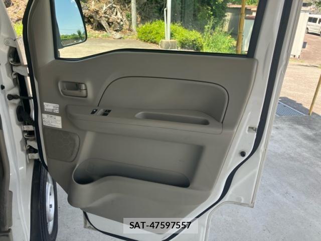 Nissan CLIPPER 2015-10 8231161-12