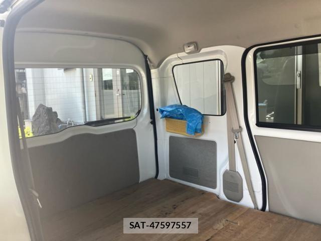 Nissan CLIPPER 2015-10 8231161-13