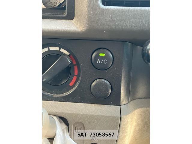 Nissan CLIPPER 2014-10 8414145-19