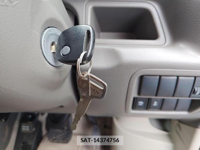 Nissan CLIPPER 2017-05 8781475-16