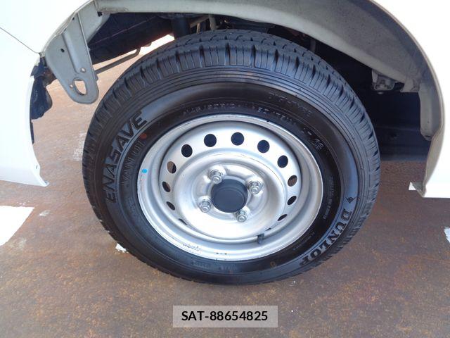 Nissan CLIPPER 2022-08 8830922-23