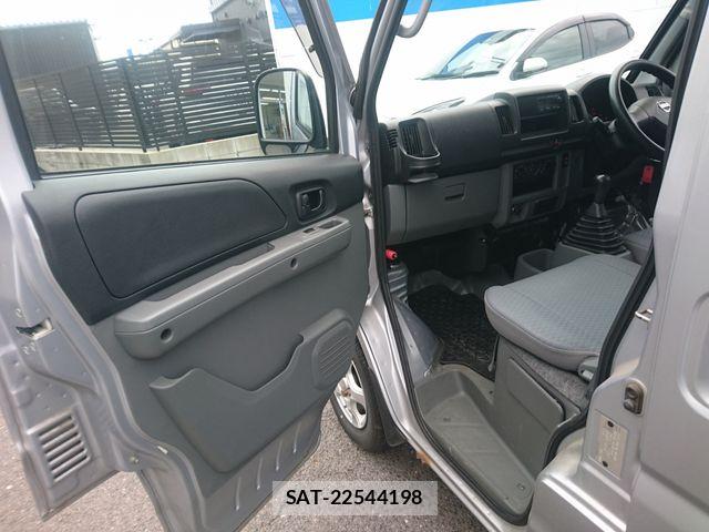 Nissan CLIPPER 2013-08 8881362-11