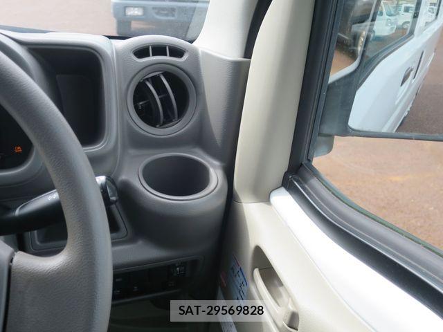 Nissan CLIPPER 2019-02 8881359-17