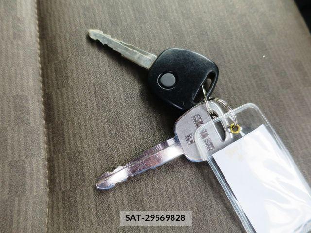 Nissan CLIPPER 2019-02 8881359-18
