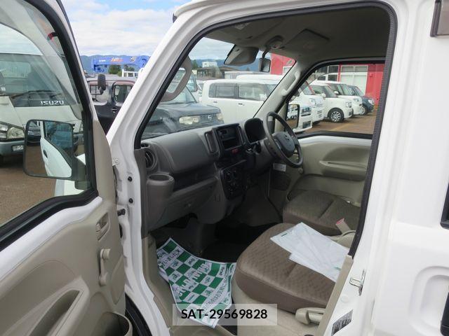 Nissan CLIPPER 2019-02 8881359-5