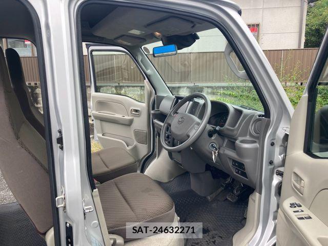 Nissan CLIPPER 2020-08 8881360-9