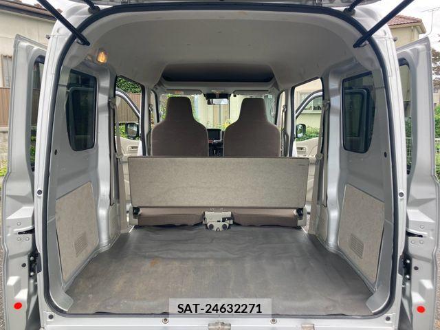 Nissan CLIPPER 2020-08 8881360-11