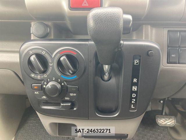 Nissan CLIPPER 2020-08 8881360-19