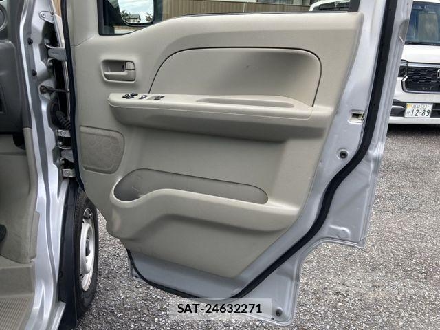 Nissan CLIPPER 2020-08 8881360-25