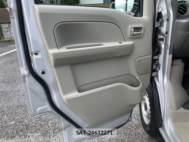 Nissan CLIPPER 2020-08 8881360-26