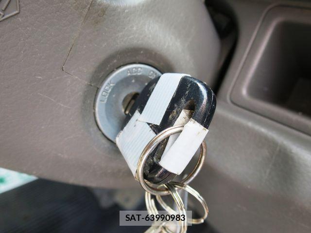 Nissan CLIPPER 2020-05 8881361-17