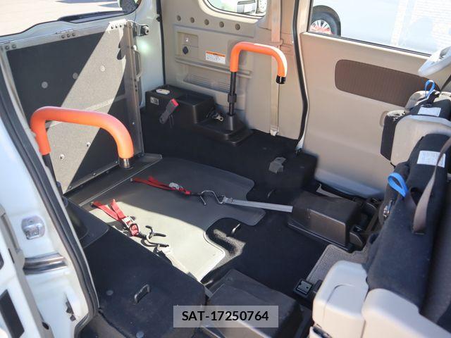 Nissan CLIPPER RIO 2021-04 8367918-18