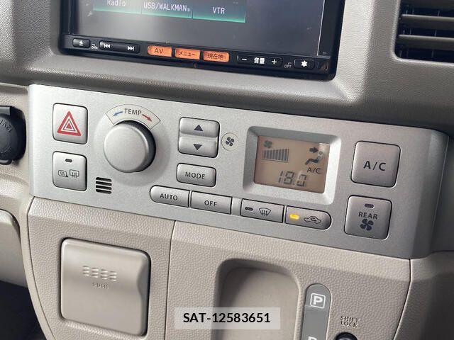 Nissan CLIPPER RIO 2014-05 1286564-9