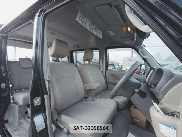 Nissan CLIPPER RIO 2023-10 7223150-3
