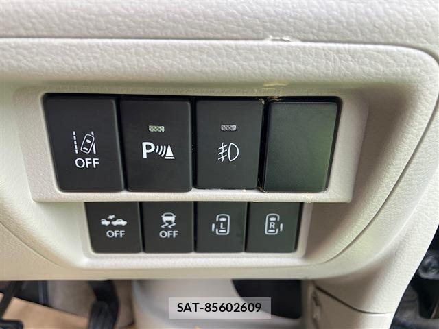 Nissan CLIPPER RIO 2021-07 8830924-25