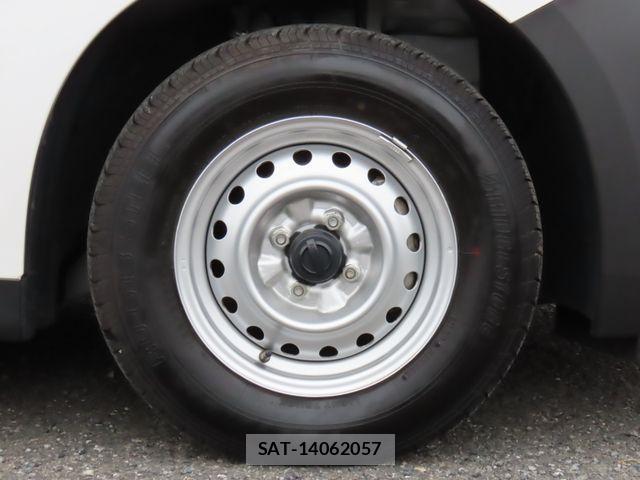 Nissan NV150 AD 2021-10 2965159-16