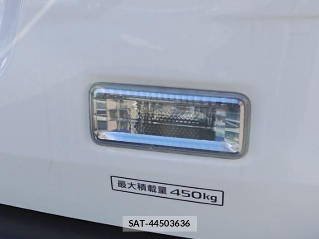 Nissan NV150 AD 2018-10 6501566-10