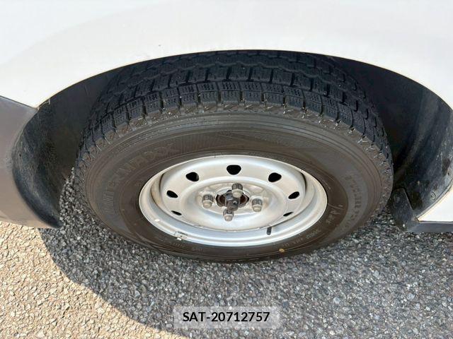 Nissan NV150 AD 2018-07 6673045-9