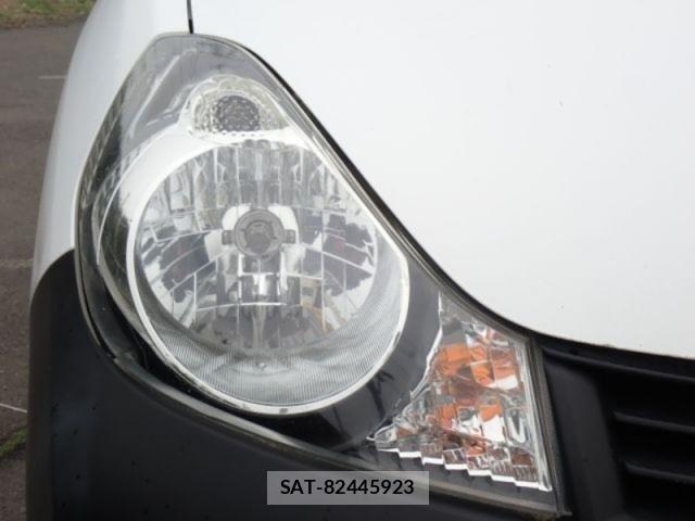 Nissan NV150 AD 2021-01 6677372-8