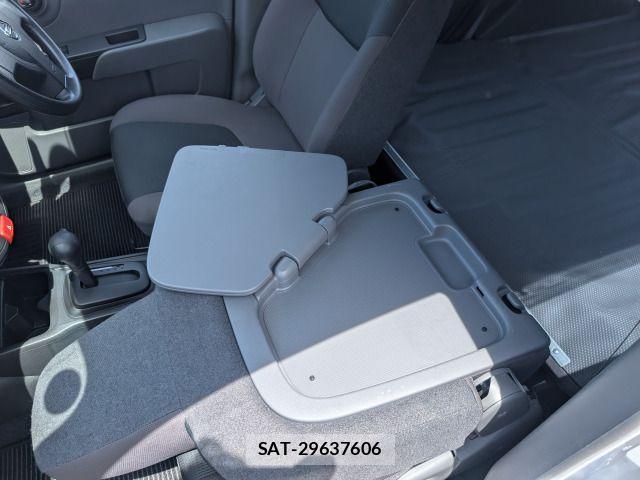 Nissan NV150 AD 2017-02 6752770-10