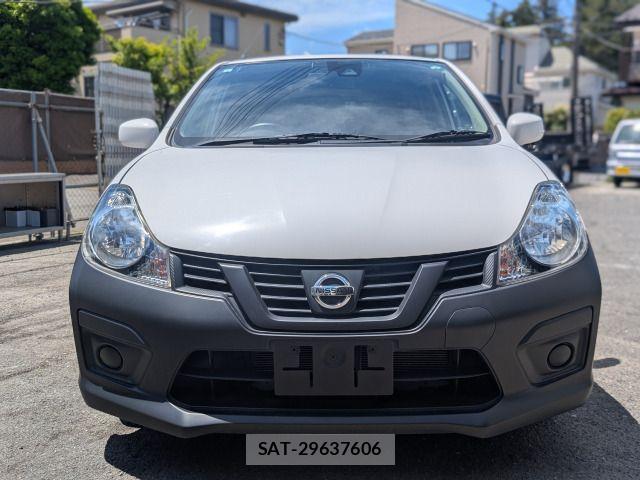 Nissan NV150 AD 2017-02 6752770-11