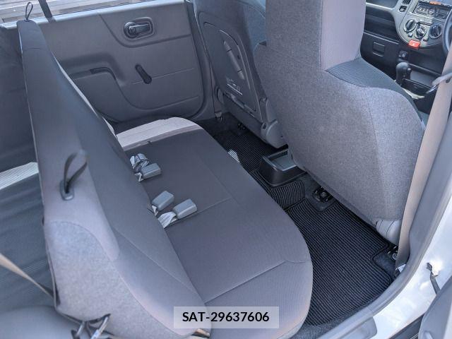 Nissan NV150 AD 2017-02 6752770-18