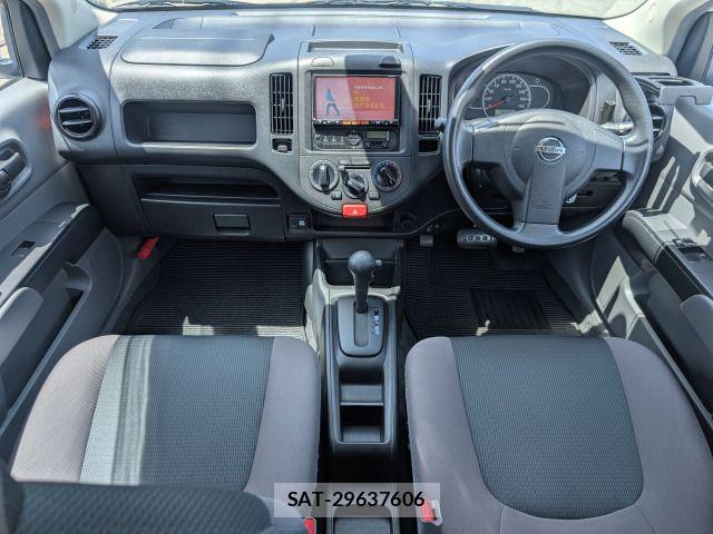 Nissan NV150 AD 2017-02 6752770-2