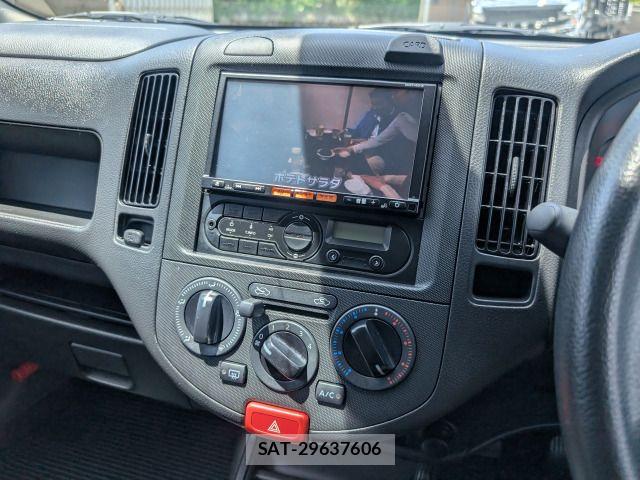 Nissan NV150 AD 2017-02 6752770-7