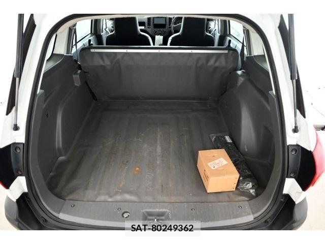 Nissan NV150 AD 2021-04 7359184-13