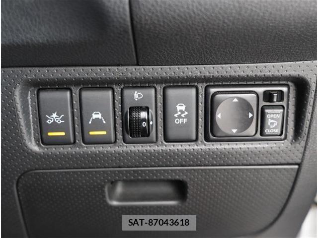 Nissan NV150 AD 2021-03 8100990-10