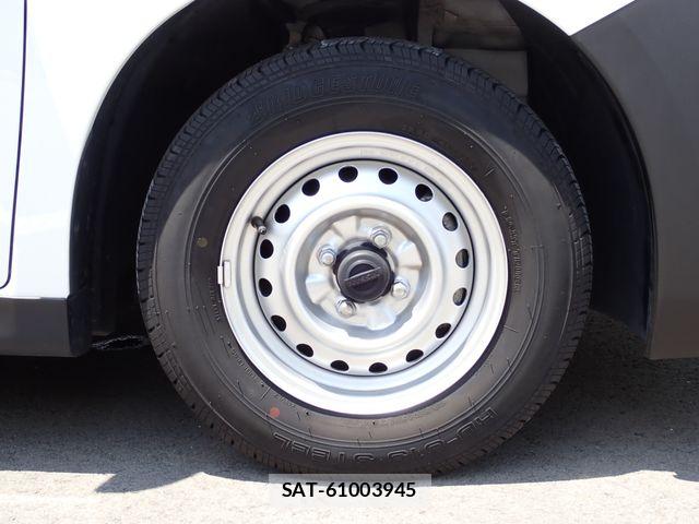 Nissan NV150 AD 2021-05 8337246-18